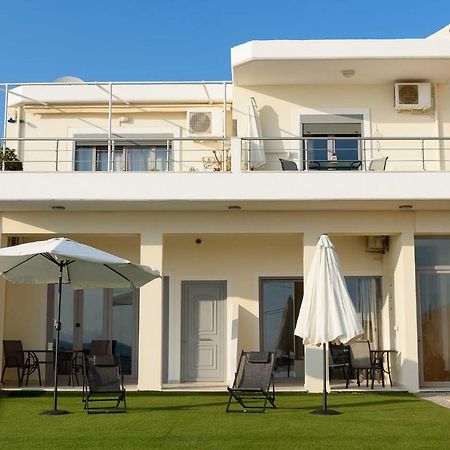 Coral Sea Apartment Кокинос Пиргос Екстериор снимка