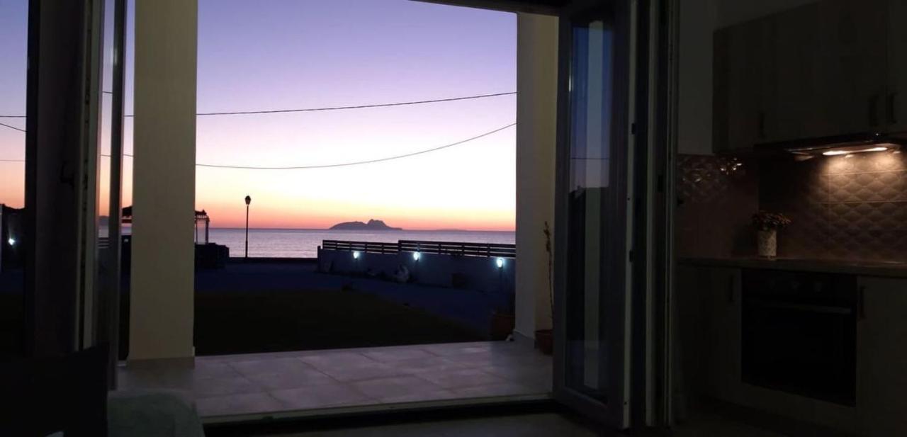 Coral Sea Apartment Кокинос Пиргос Екстериор снимка