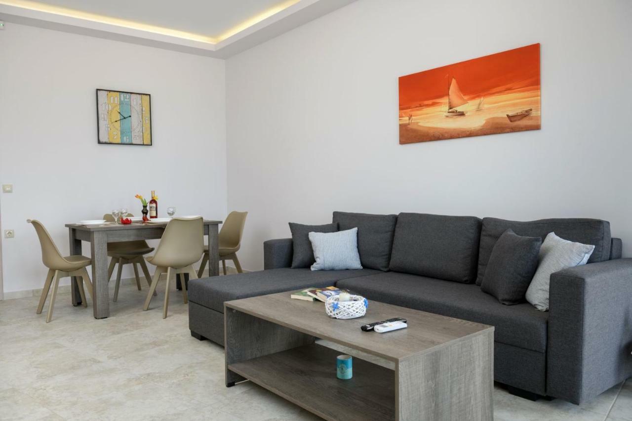 Coral Sea Apartment Кокинос Пиргос Екстериор снимка
