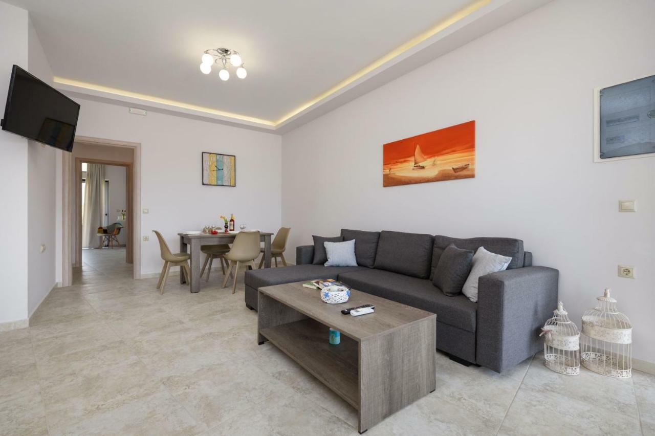 Coral Sea Apartment Кокинос Пиргос Екстериор снимка