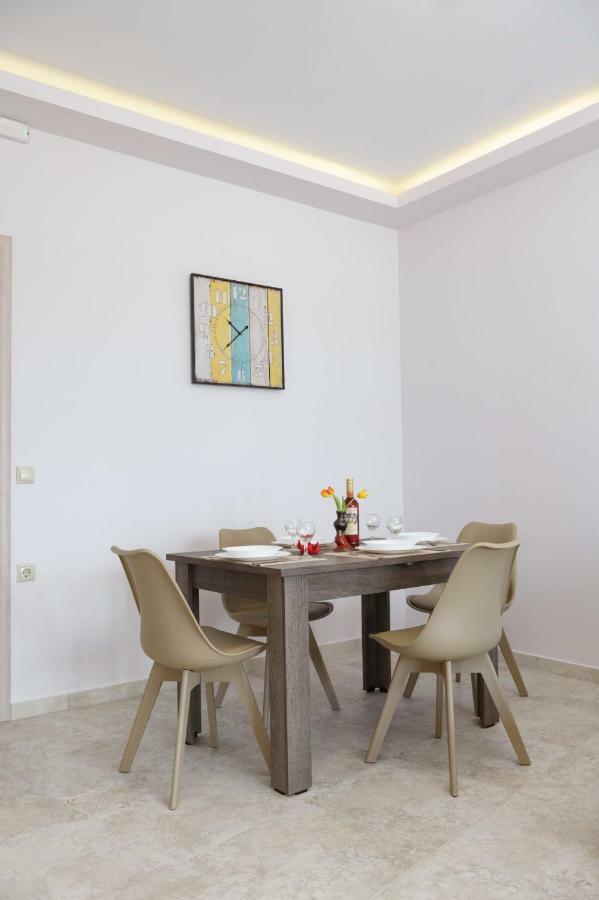 Coral Sea Apartment Кокинос Пиргос Екстериор снимка