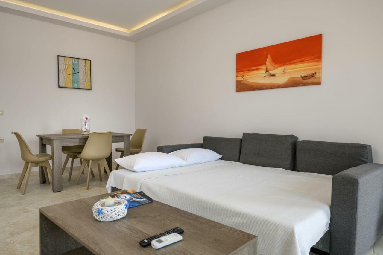 Coral Sea Apartment Кокинос Пиргос Екстериор снимка