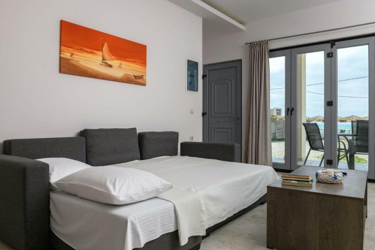 Coral Sea Apartment Кокинос Пиргос Екстериор снимка