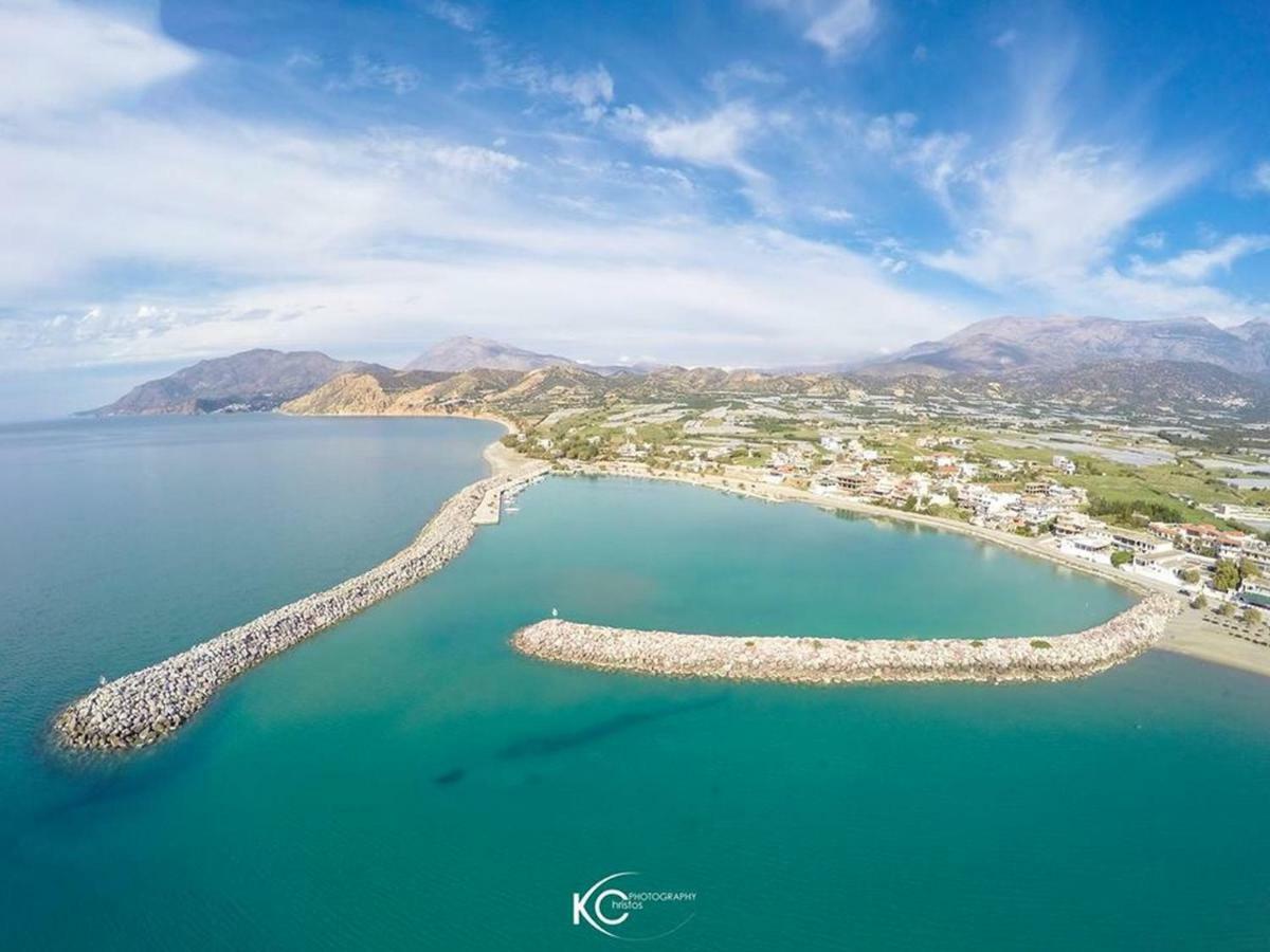 Coral Sea Apartment Кокинос Пиргос Екстериор снимка