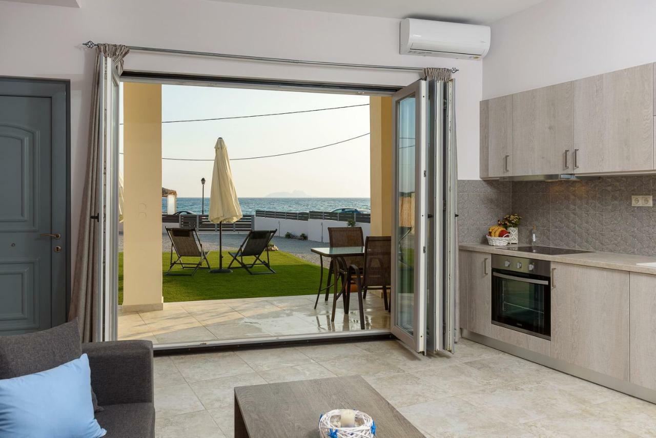 Coral Sea Apartment Кокинос Пиргос Екстериор снимка