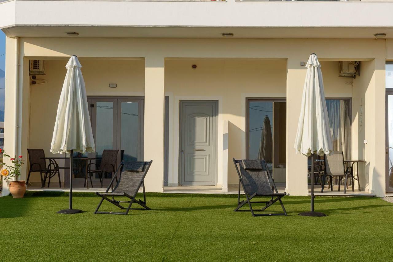 Coral Sea Apartment Кокинос Пиргос Екстериор снимка
