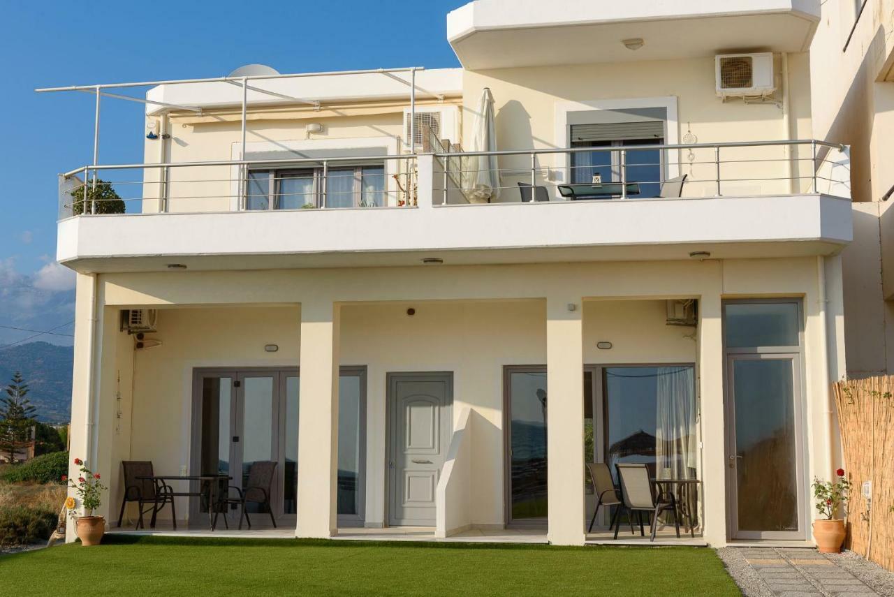 Coral Sea Apartment Кокинос Пиргос Екстериор снимка